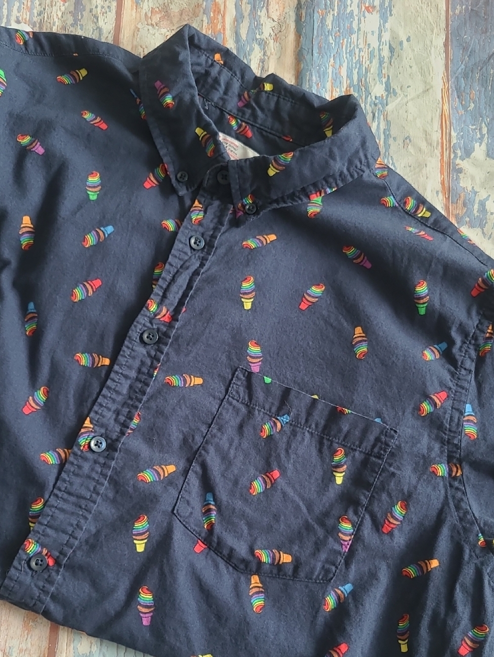 Rainbow Ice Cream Cone .. Shory Sleeve Button‎ Down .. XL